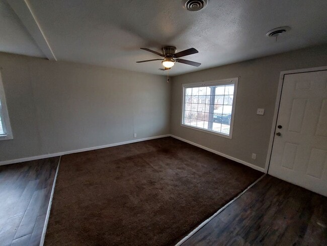 Building Photo - 610 St Monica Dr