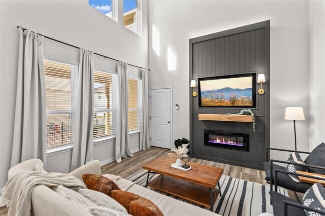 Building Photo - 376 Lost Mine Peak Ln