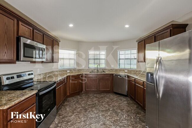 Building Photo - 3445 Longview Ln