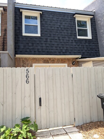 Building Photo - 566 Teal Ln