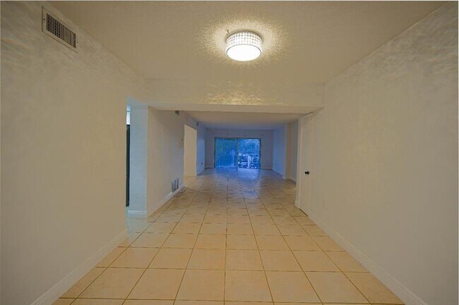 Building Photo - 1075 92nd St