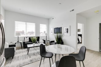 Building Photo - Washington Flats I