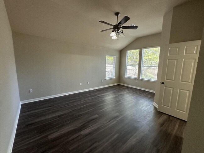 Building Photo - Coming Soon! 3BD 2BA Home for Rent: Kyle T...