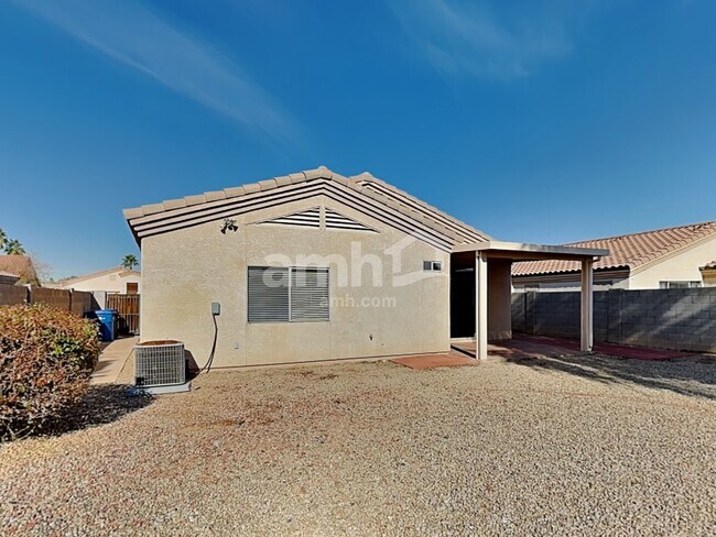 Building Photo - 13571 W Post Dr