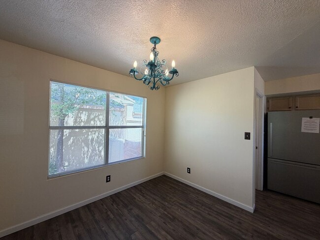 Building Photo - 2 Bedroom Single Story Home Available Near Unser Blvd NE & Northern Blvd NE in North Hills Rio Ra...