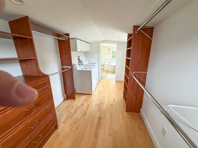 Building Photo - 1132 W Boylston St