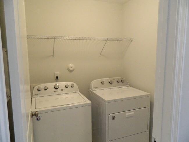 Building Photo - 1197 Little Gem Ln