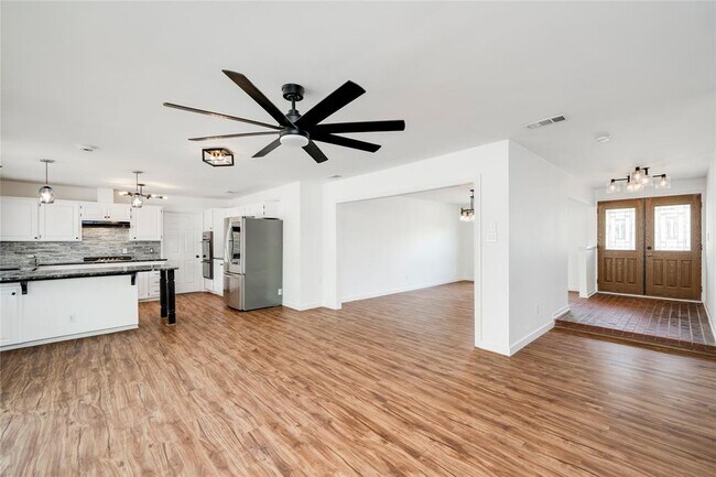 Building Photo - 703 Jetta Ct