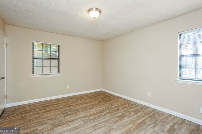 Building Photo - 5531 Mallard Trail