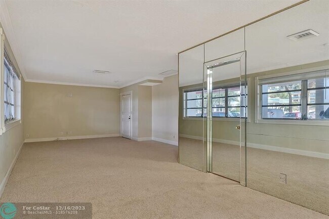 Building Photo - 4020 Galt Ocean Dr