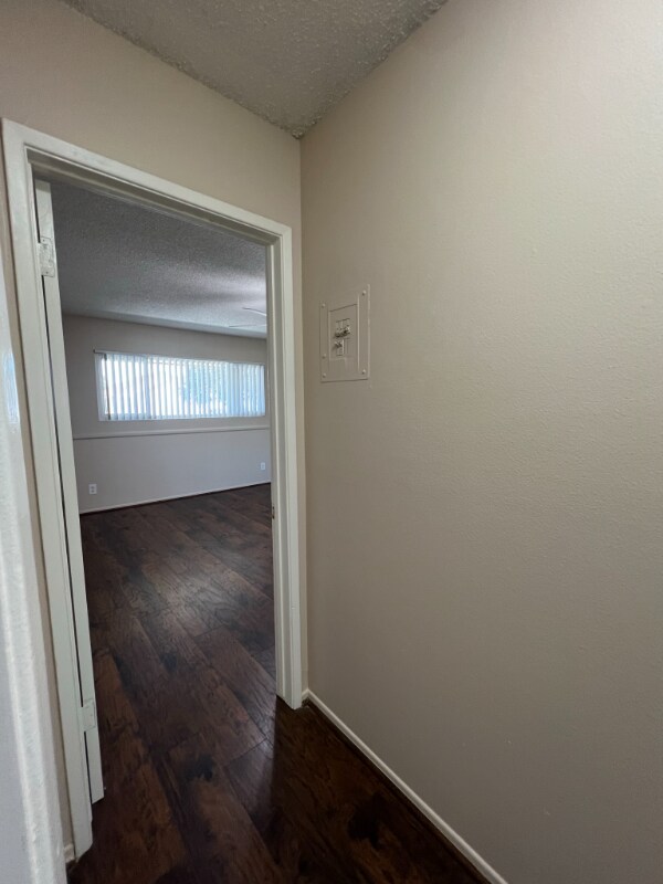 Building Photo - 900 S Highland Ave