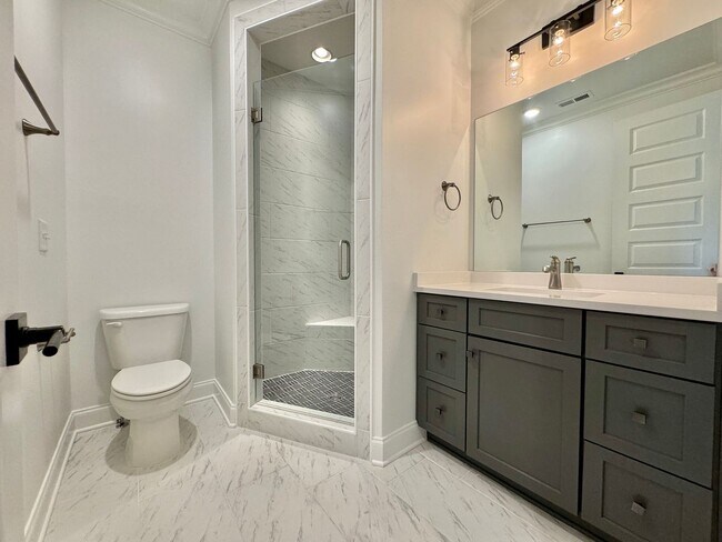 Building Photo - 3 bedroom home with 3.5 bathrooms and 2 Car Garage