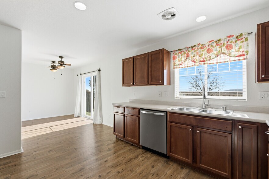 Building Photo - 25830 E Byers Pl