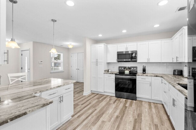 Building Photo - 433 Belle Dr