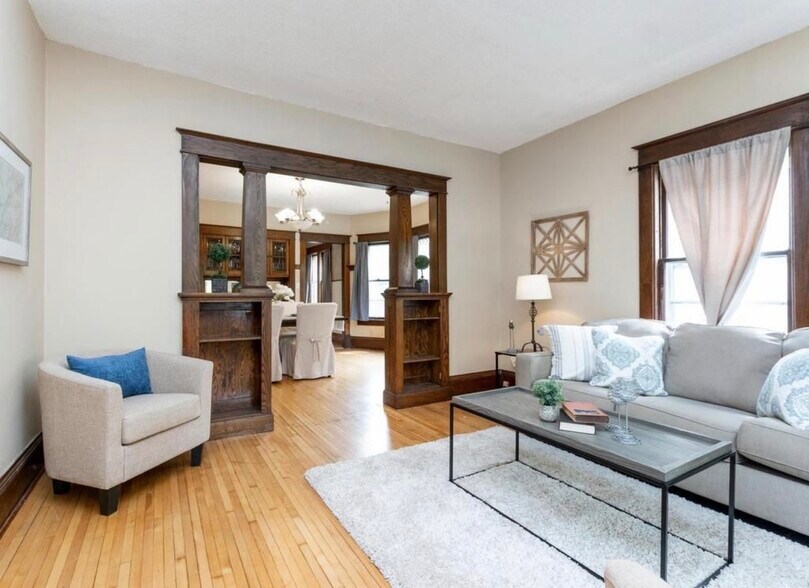 Building Photo - 2642 Emerson Ave N