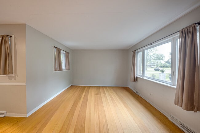 Building Photo - 1127 Santa Rosa Ave