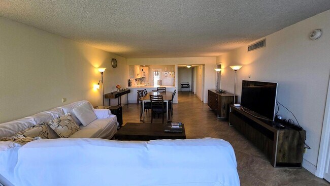 Building Photo - 3100 N Course Ln