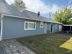 Building Photo - Back Property Cottage