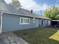 Building Photo - Back Property Cottage