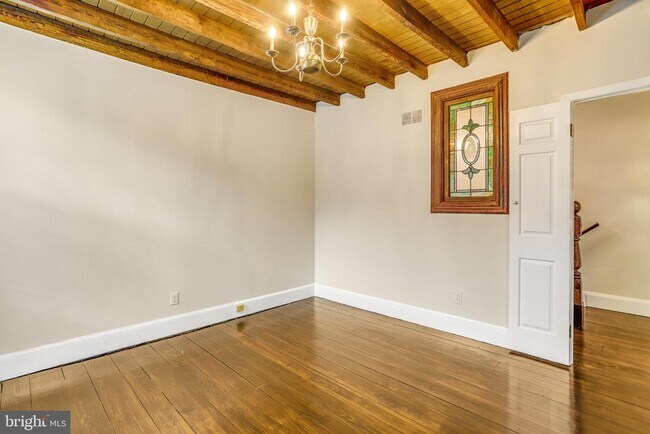 Building Photo - 1427 Powhatan St