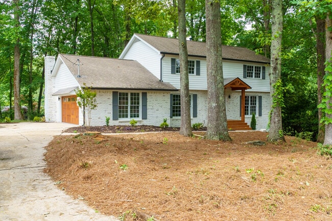 Building Photo - 280 E Valley Dr