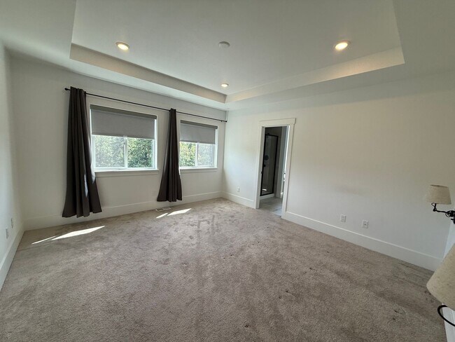 Building Photo - 17820 SW Maiden Ct