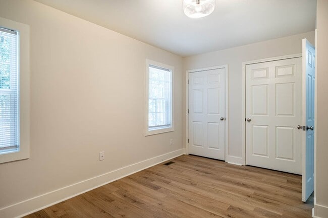 Building Photo - 105 Stowe Pl