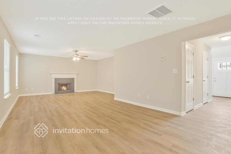 Building Photo - 2736 Live Oak Trail
