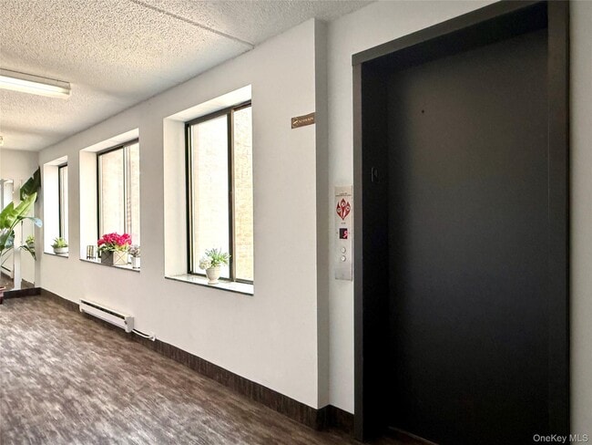 Building Photo - 175 Maple Ave