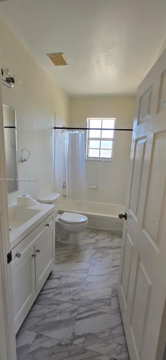 Building Photo - 1480 NE 33rd Ave