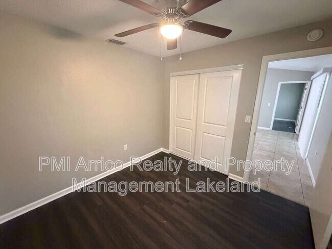 Building Photo - 3670 Country Ln