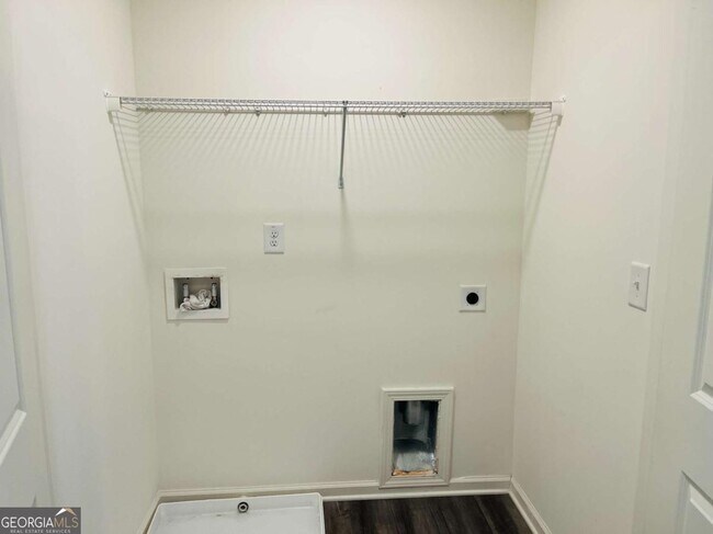 Building Photo - 404 Union Station St