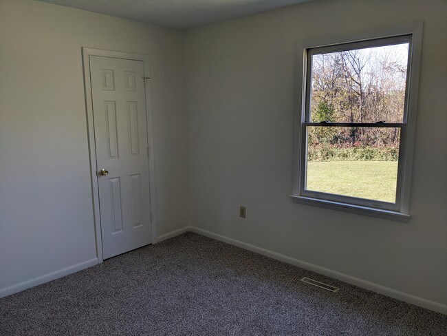 Building Photo - 258 Miller Dr