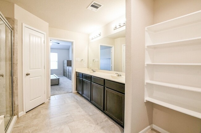 Building Photo - 1515 Anyder Pl