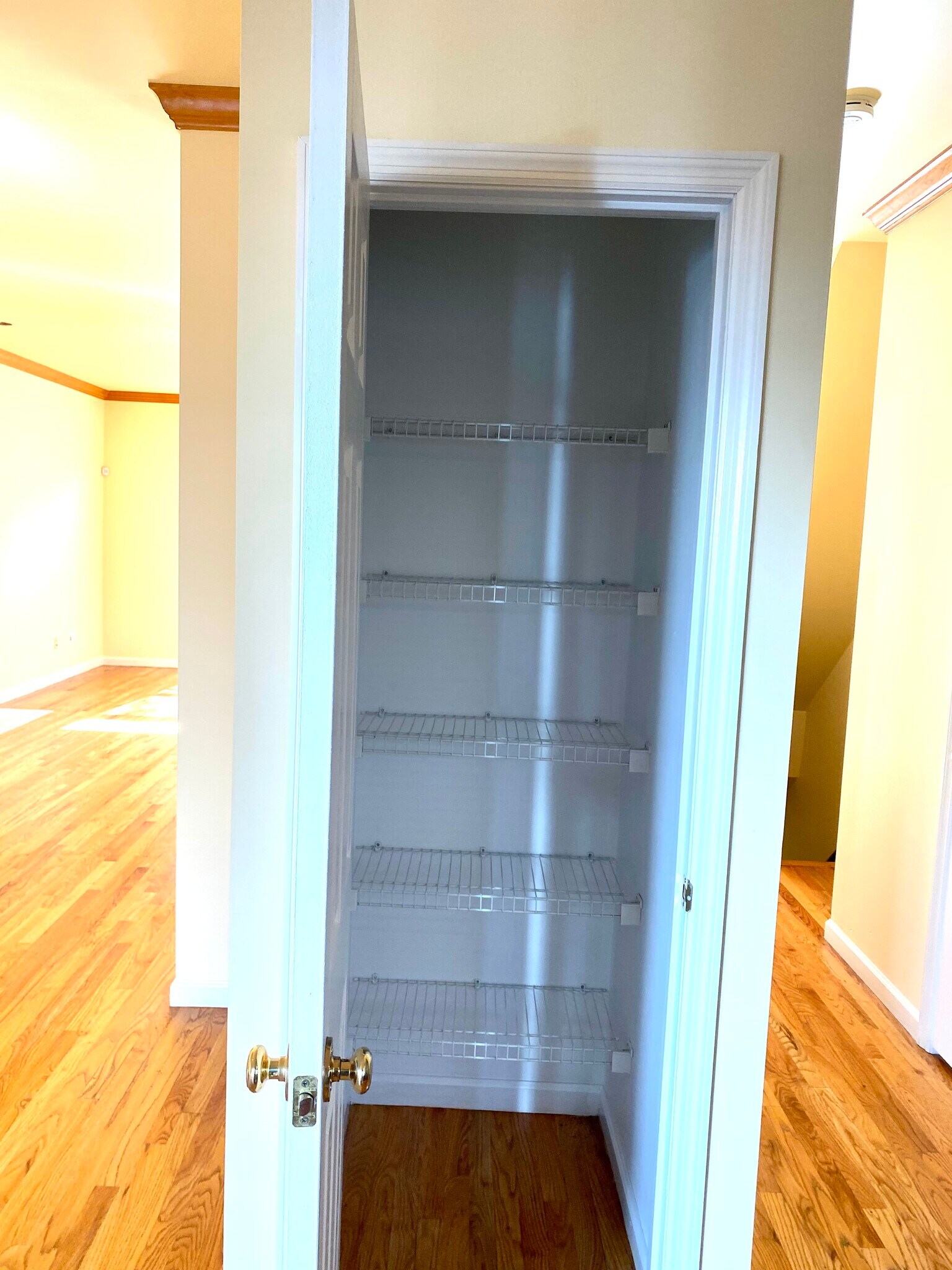 Building Photo - 5785 Kingsbury Pl