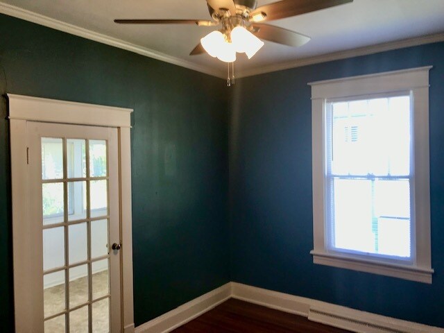 Building Photo - 306 Oakridge Blvd