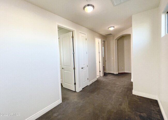 Building Photo - 2902 E Ebony Dr