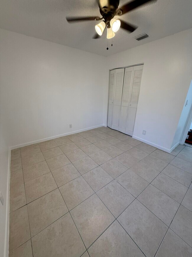 Building Photo - 4163 42nd Ave S