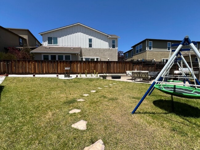 Building Photo - Beautiful 2 story home located in gated community of Wallis Ranch Dublin