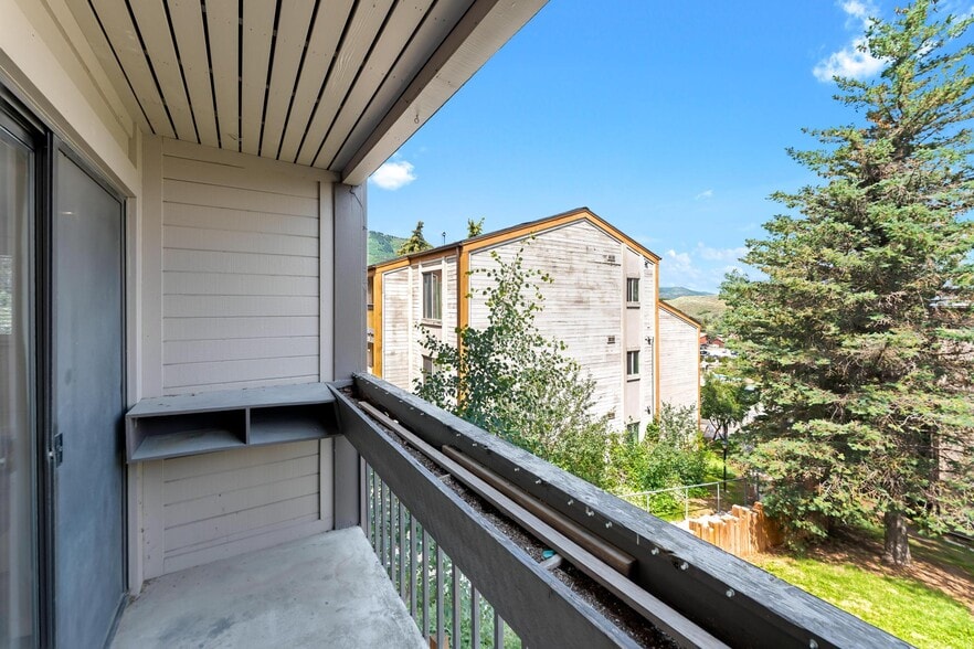 Open air balcony - 1650 Upper Ironhorse Loop
