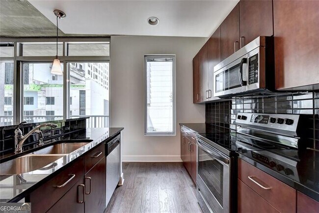 Building Photo - 44 Peachtree Pl NE