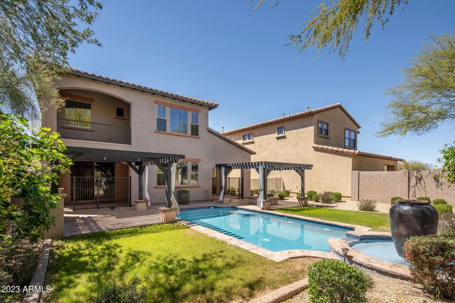 Building Photo - 9818 E Edgestone Dr