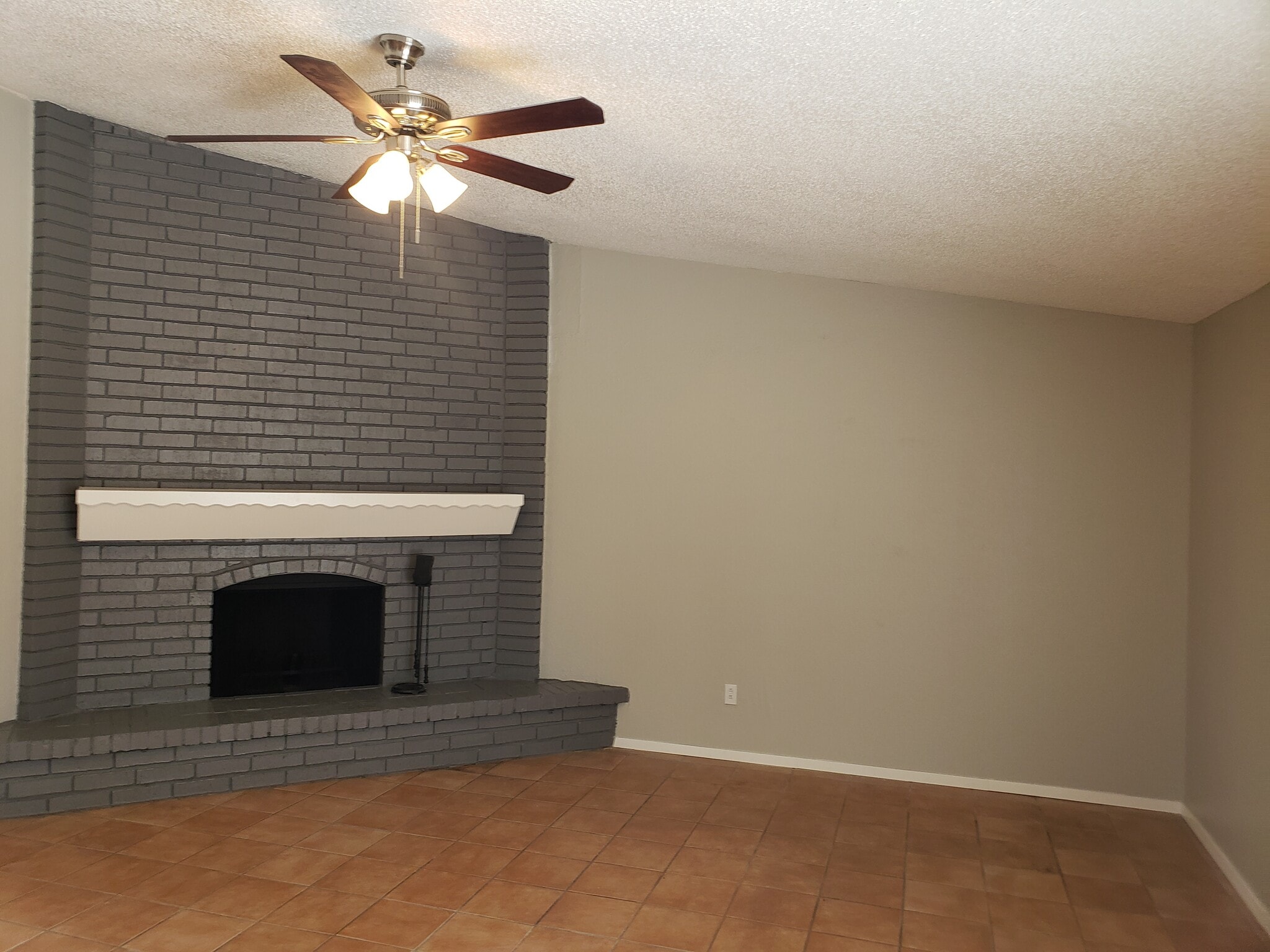 Building Photo - 17027 Ranch Country Rd