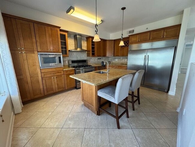 Building Photo - Gulf Breeze - Sea View Pines - 3 bedroom, 2.5 bathroom - Waterfront