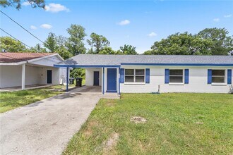Building Photo - 1923 Bonneville Dr