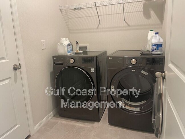 Building Photo - 2207 Midnight Pearl Dr