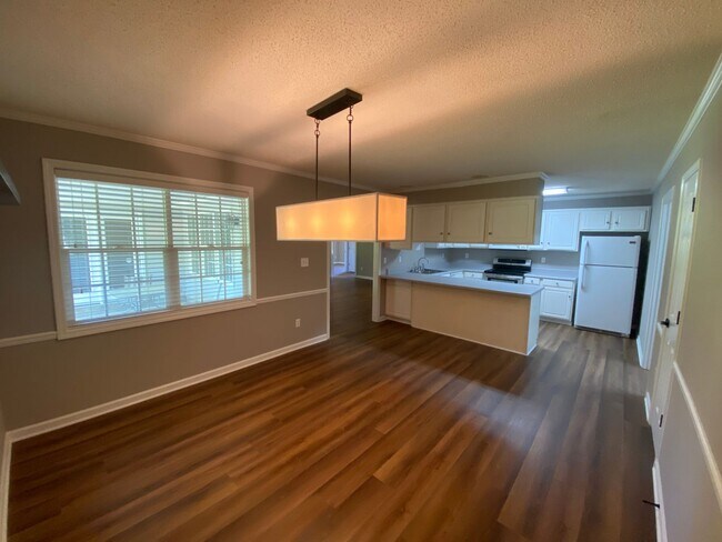 Building Photo - Home for rent in Tuscaloosa! Available to view with a 48 hour notice!