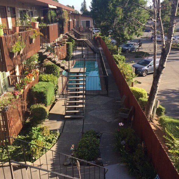 Building Photo - 2066 Fruitdale Ave