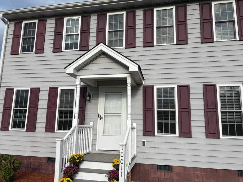 Primary Photo - 10011 Highview Ave