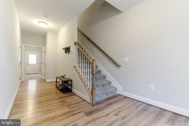 Building Photo - 976 Rye Dr